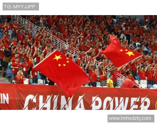 国足迎战韩国赛前奏响国歌激励士气展现团结精神